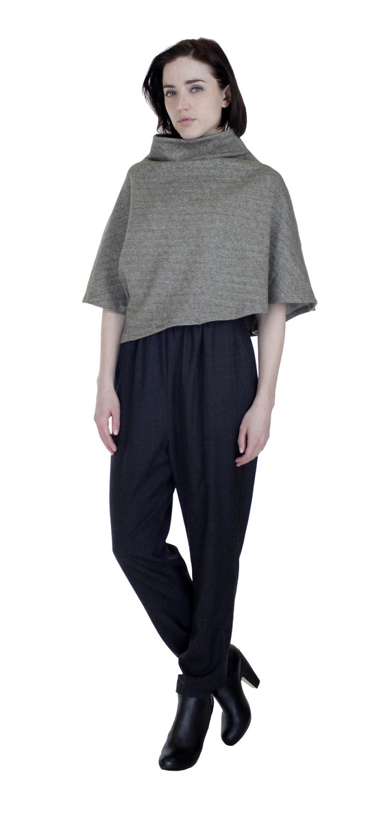 美品◆ショートトップス　PONCHO SILHOUETTE JERSEY TOP NVF408HALF_OLIVE_FRONT_1200x12