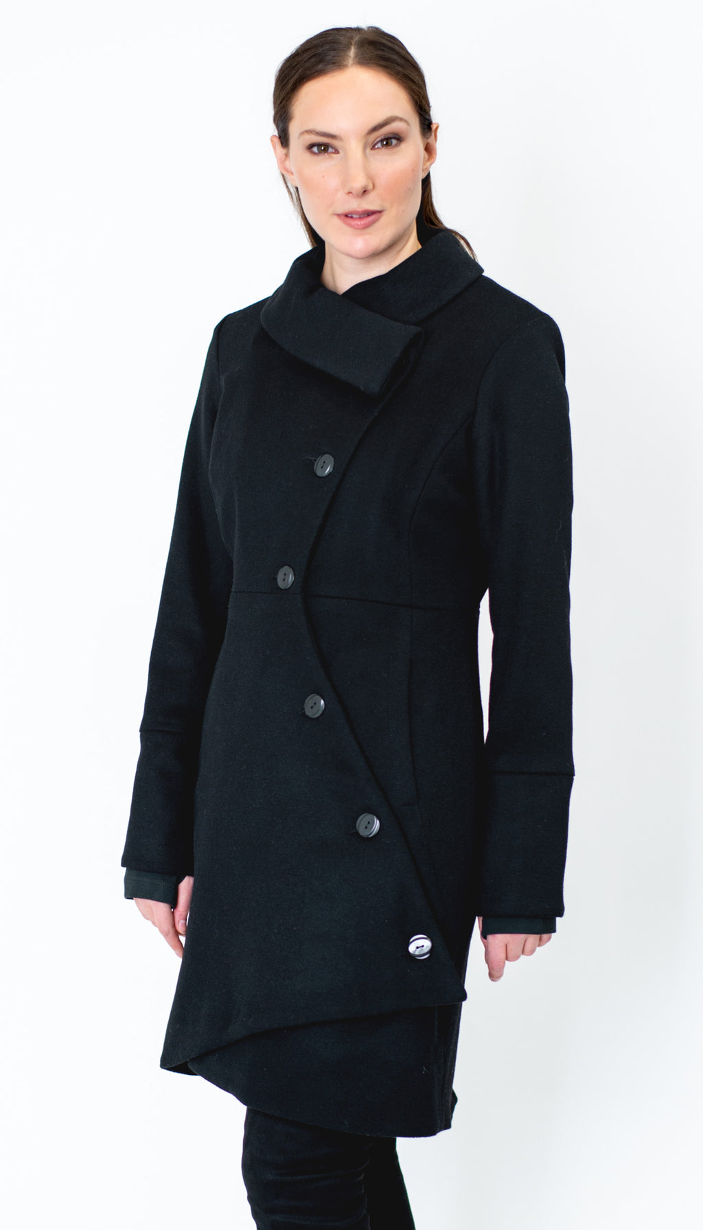 Swerve Coat in Wool/ Nylon/Cashmere / Black