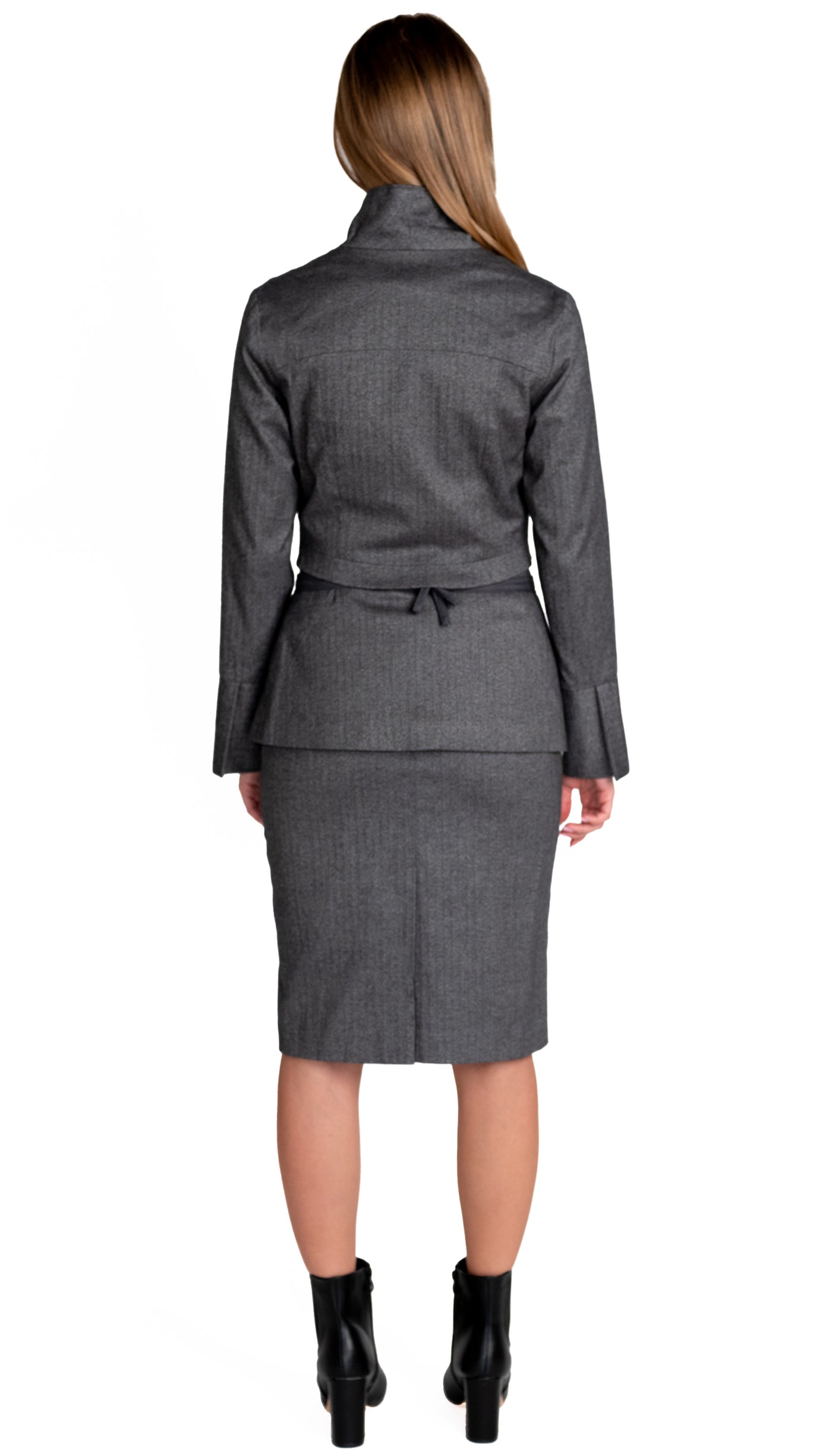 Minimal Cropped Blazer