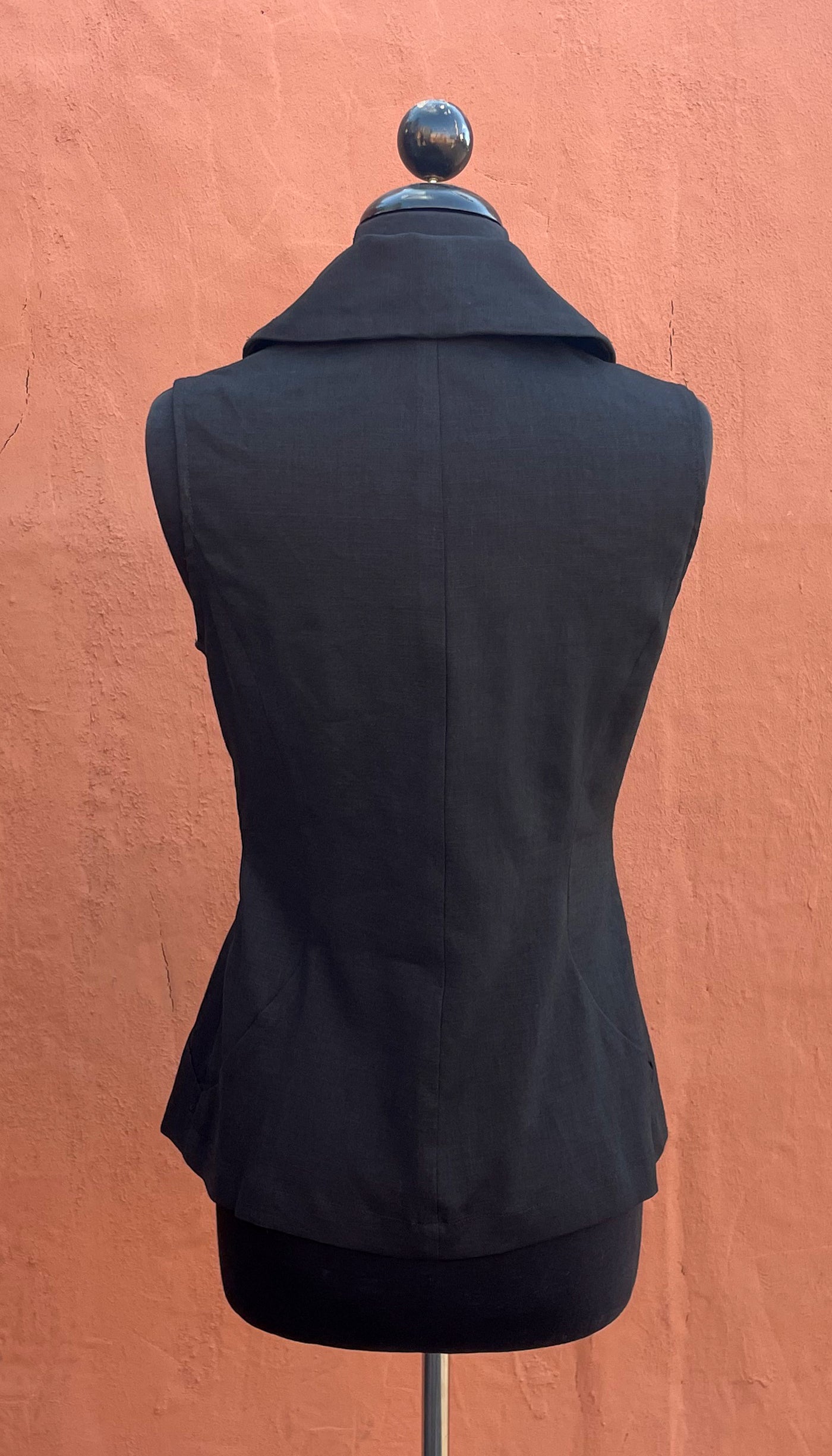 Swerve Vest Linen Blend/ Black