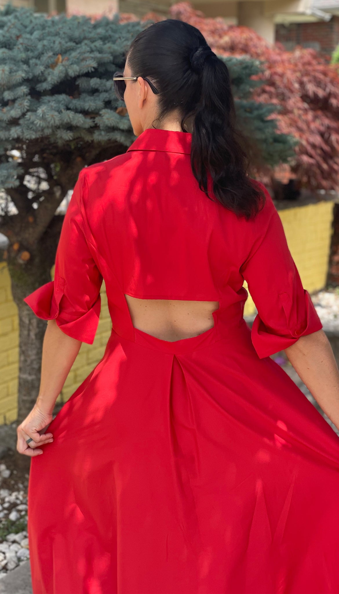 Valeria ShirtDress w/cut out back / Scarlet Red