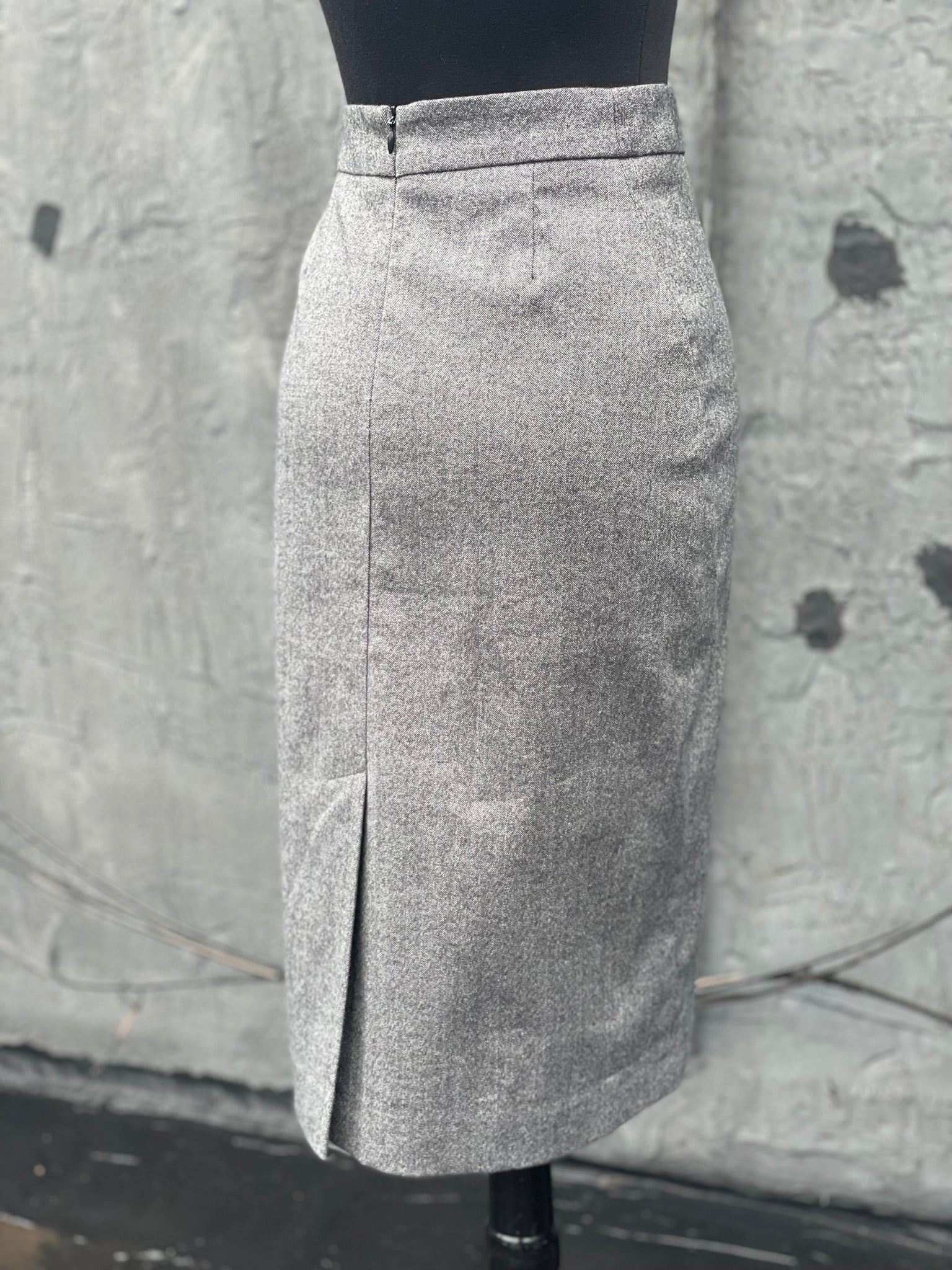 Curved Side Seam Pencil Skirt: Grey Herringbone